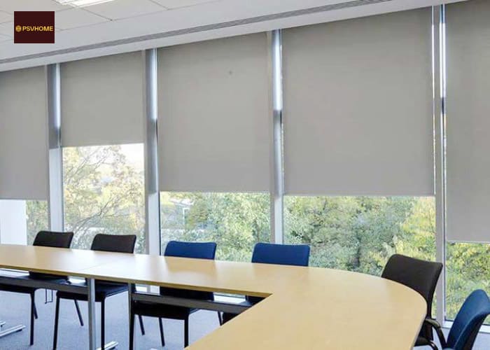 Có nên sử dụng rèm cuốn văn phòng