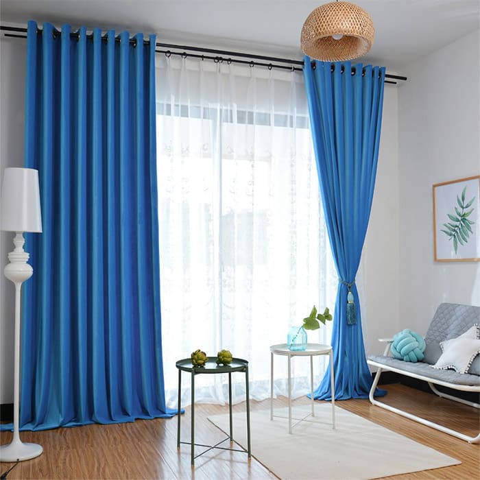 Rèm 2 lớp với tông màu xanh nổi bật