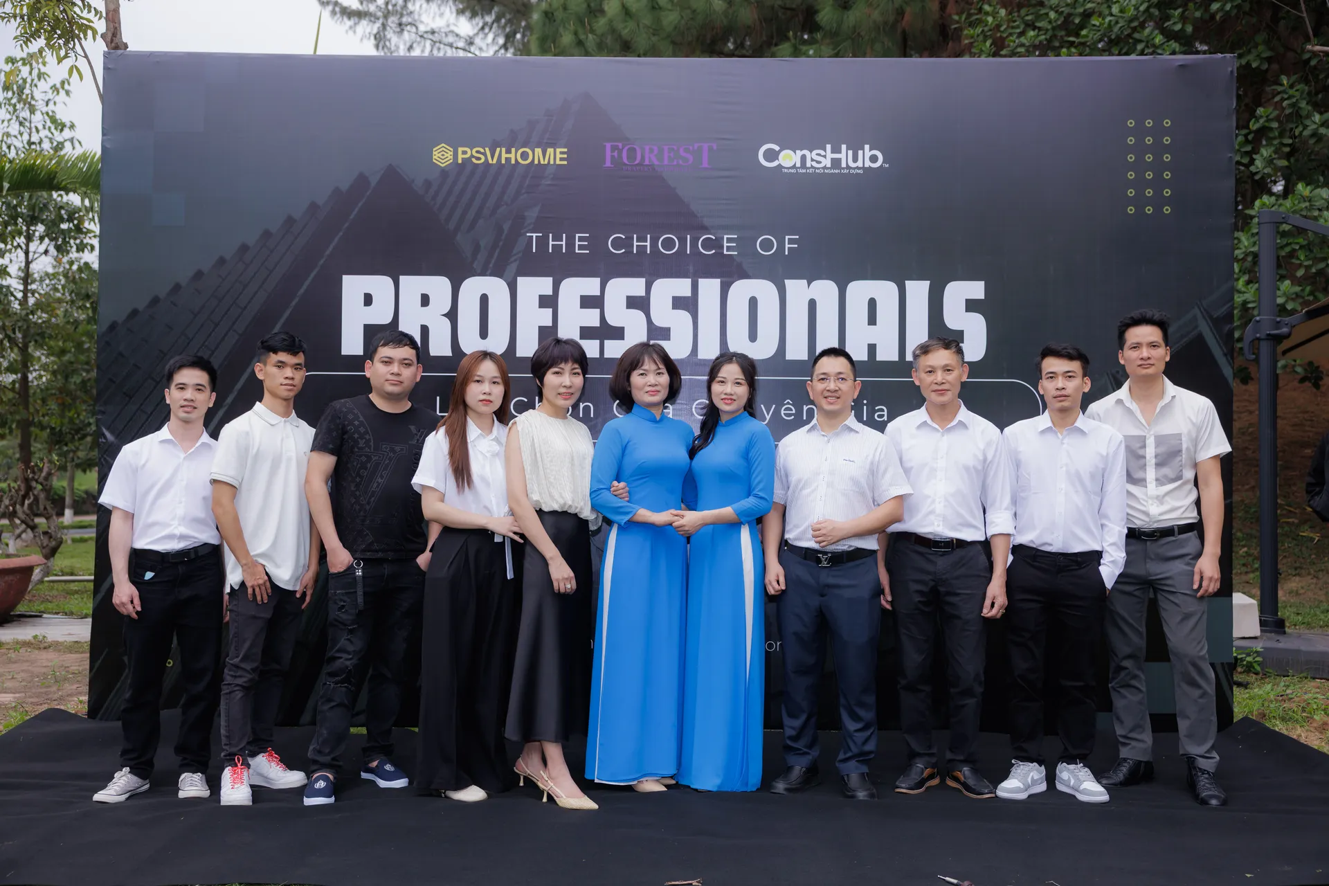 Đội ngũ PSV HOME trên sân khấu sự kiện The Choice of Professionals