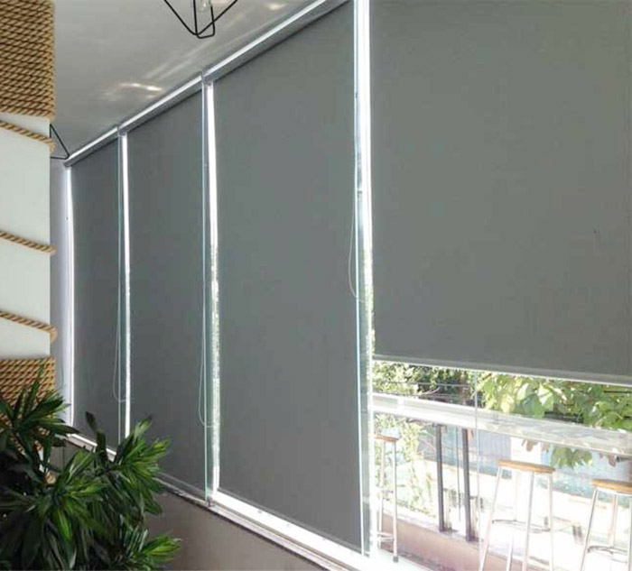 PSV Home chuyên lắp đặt các loại rèm cản nắng ban công an toàn, hiệu quả, giá rẻ