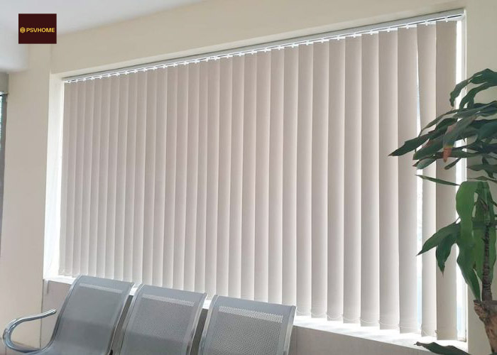 Rèm lá dọc đang được sử dụng nhiều ở các văn phòng